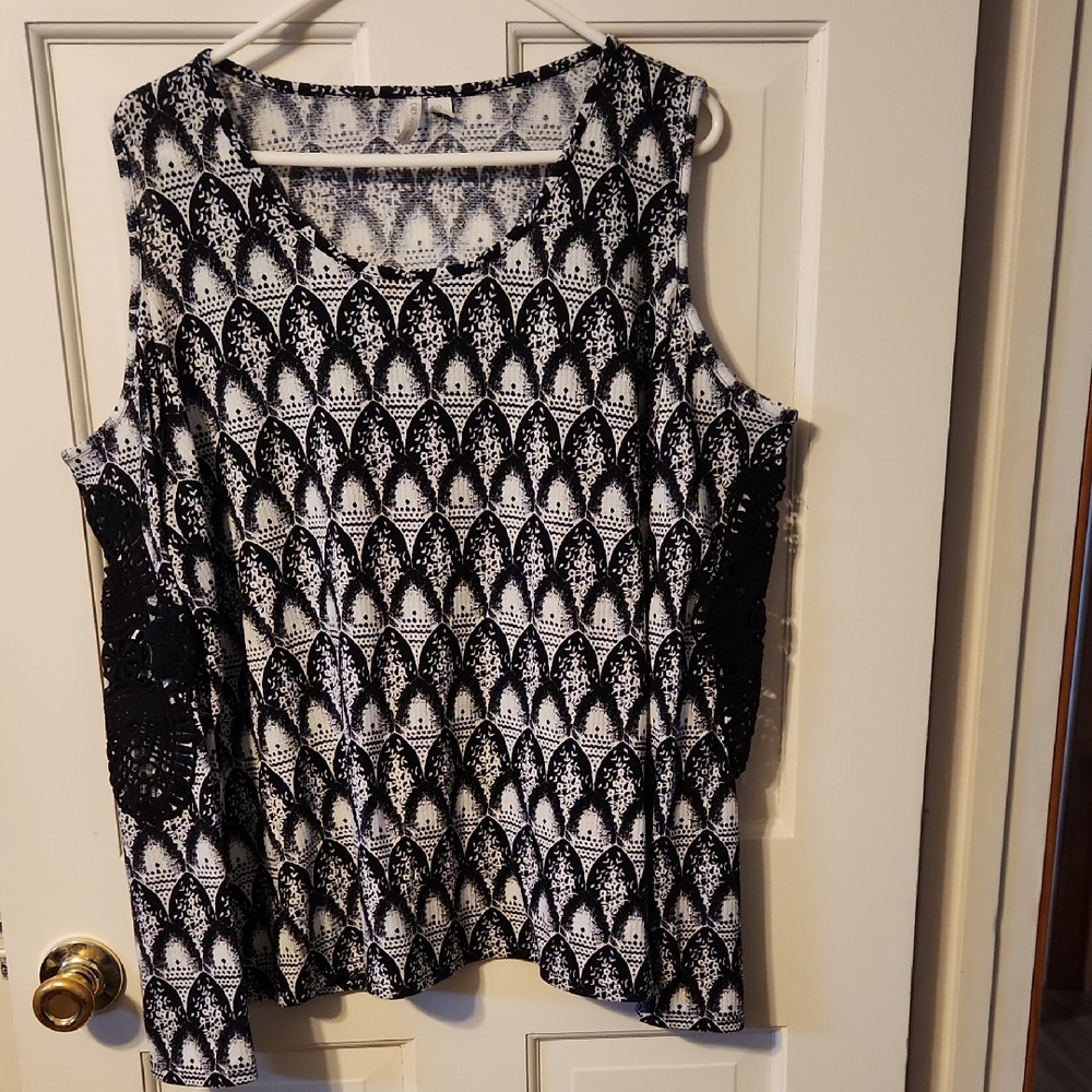 Cato Black and White Patterned Cold Shoulder Long Sleeve Top XL